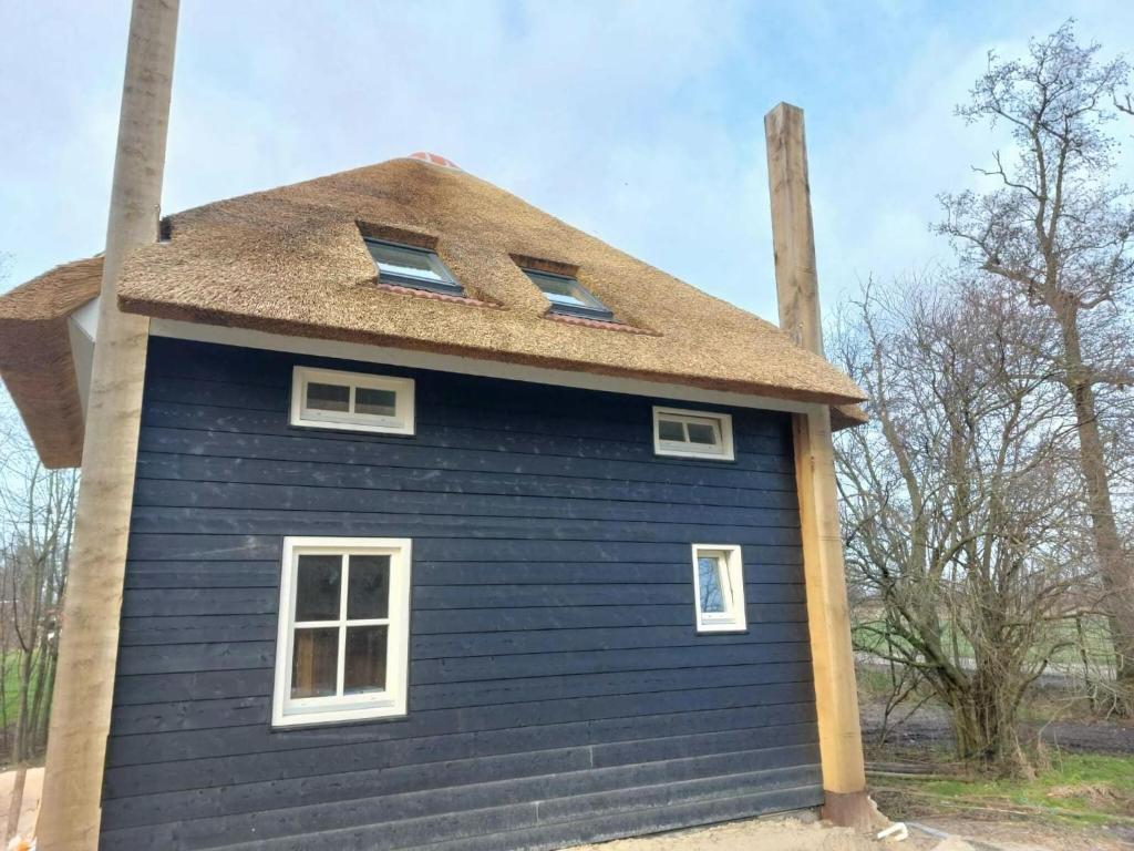 Comfortable house with a garden, parking spot and a hot tub photo 4