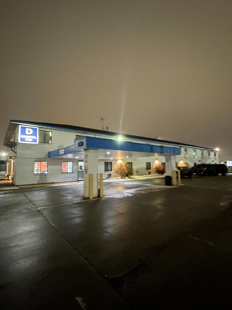 Dakota Inn Fargo image