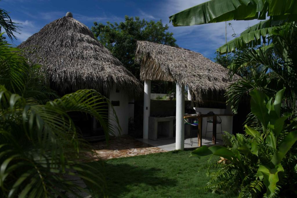 Casa MexiBali, Palapa Queen photo 2