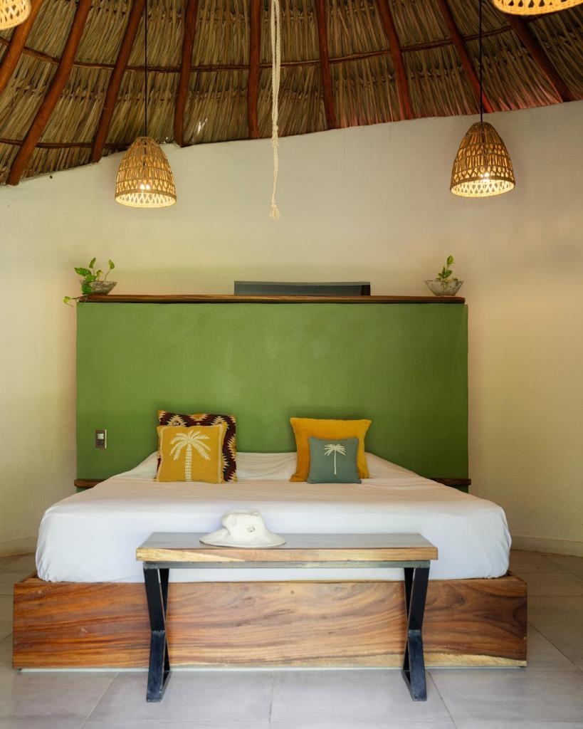 Casa MexiBali, Palapa Queen photo 3