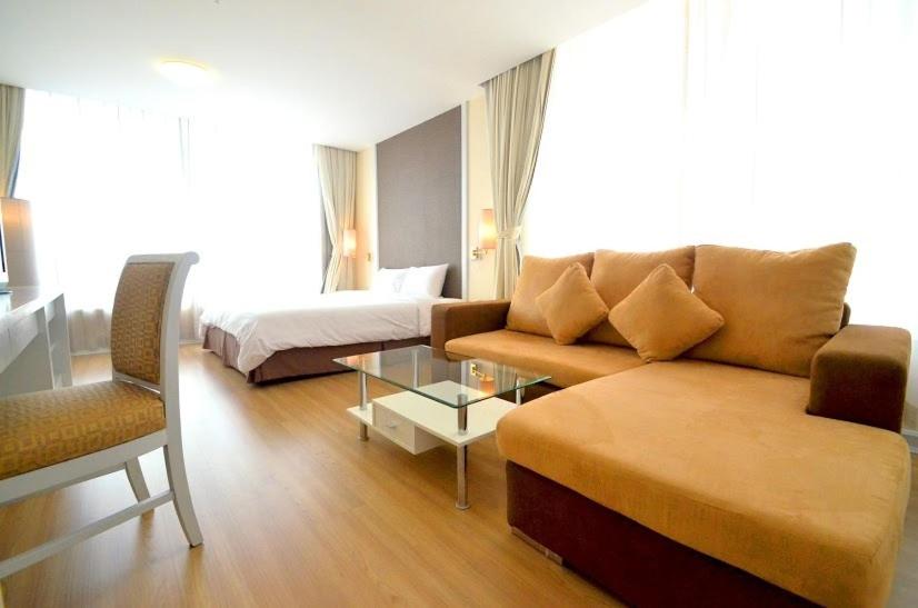 Сьюит (Угловой люкс), The City Hotel Sriracha