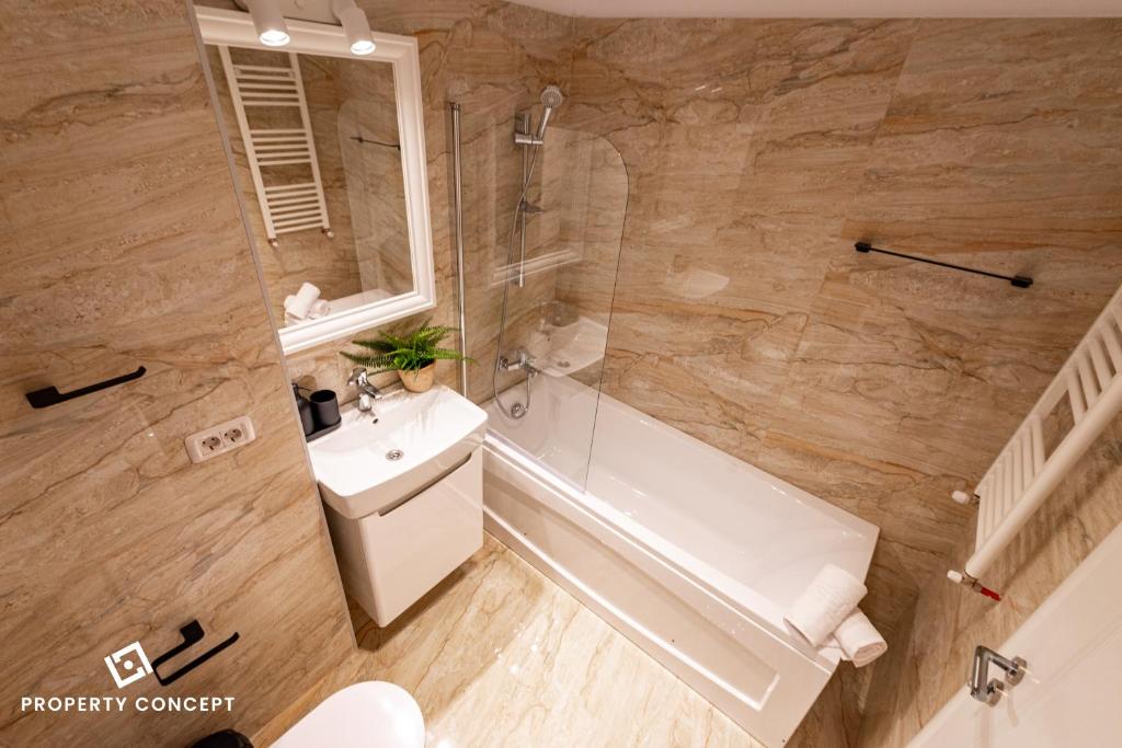 Central Residence Apartment 812 B3 - Tap to explore photos
