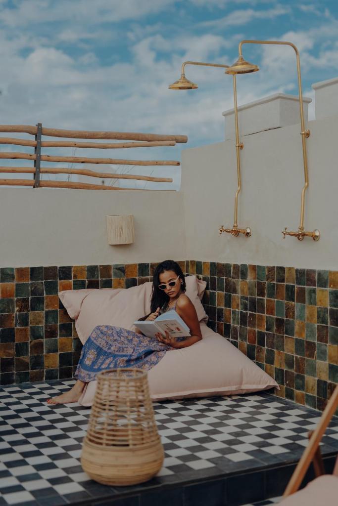 Le Petit Kenzara & magical rooftop - Tap to explore photos