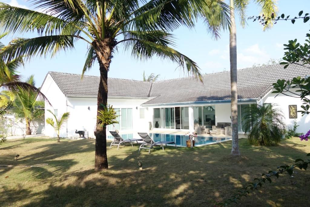 Villa privée avec piscine à Khao Lak