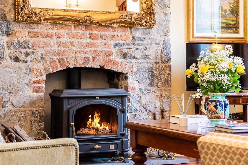 8 bedroomed house steeped in history photo 4