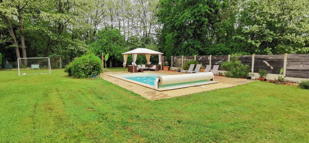 Villa indépendante, parc et piscine privée, ramassez vos oeufs coques photo 4