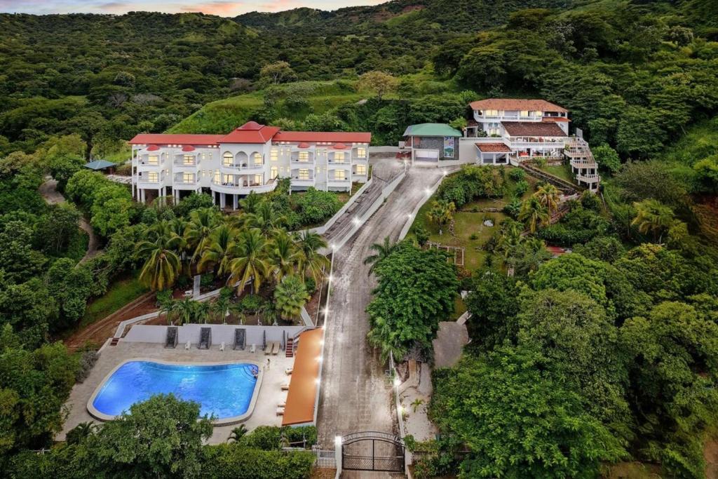 Exquisite and Spacious 250m Villa in Coco VillaF photo 2