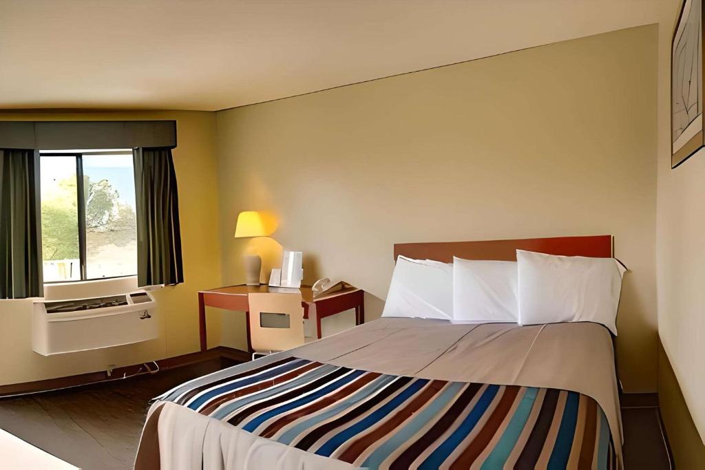 Inn At Rohnert Park image