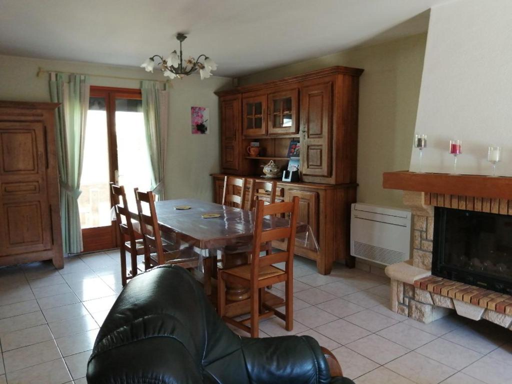 Maison au calme, grand jardin photo 2