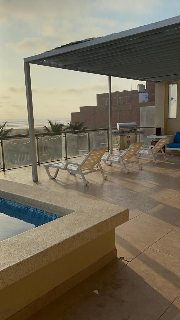 YOLO House Hostel