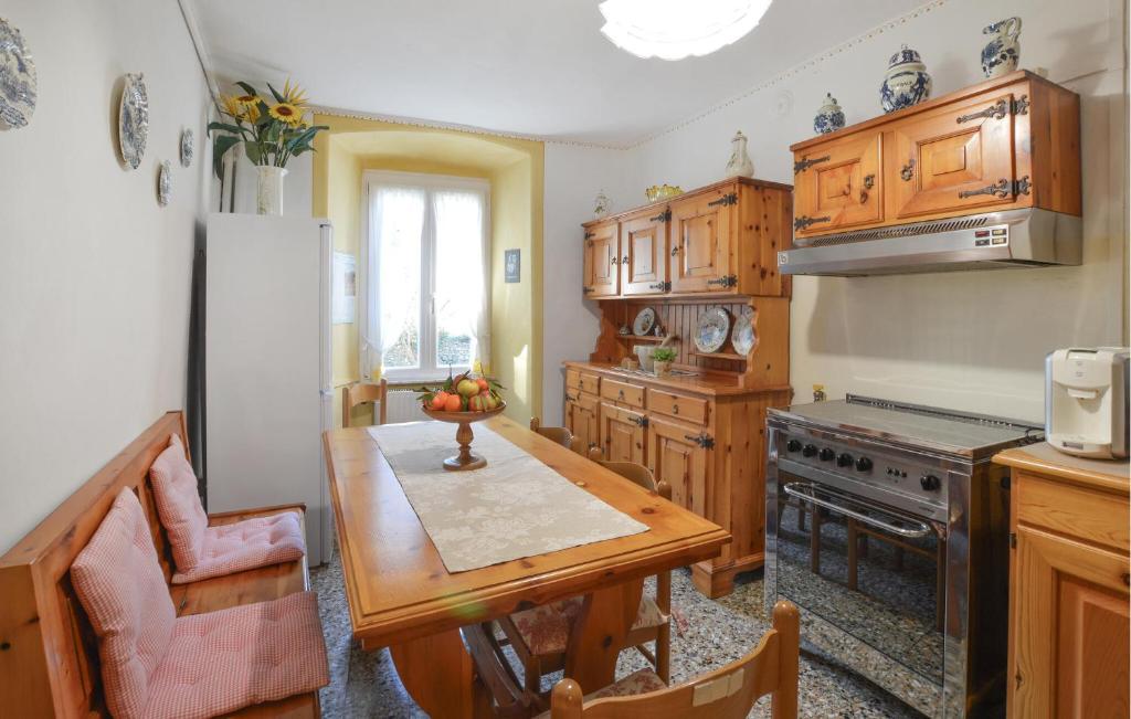 3 Bedroom Awesome Home In Varese Ligure photo 1