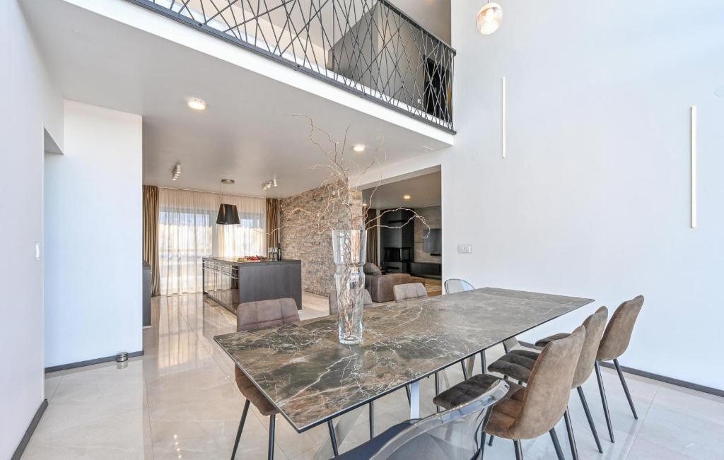 4 Bedroom Amazing Home In Vinogradi Ludbreski photo 3