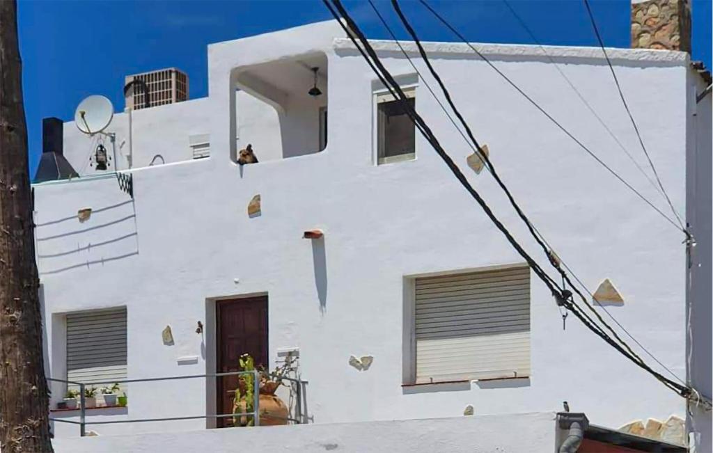 Pet Friendly Home In Deltebre With Kitchenette photo 2