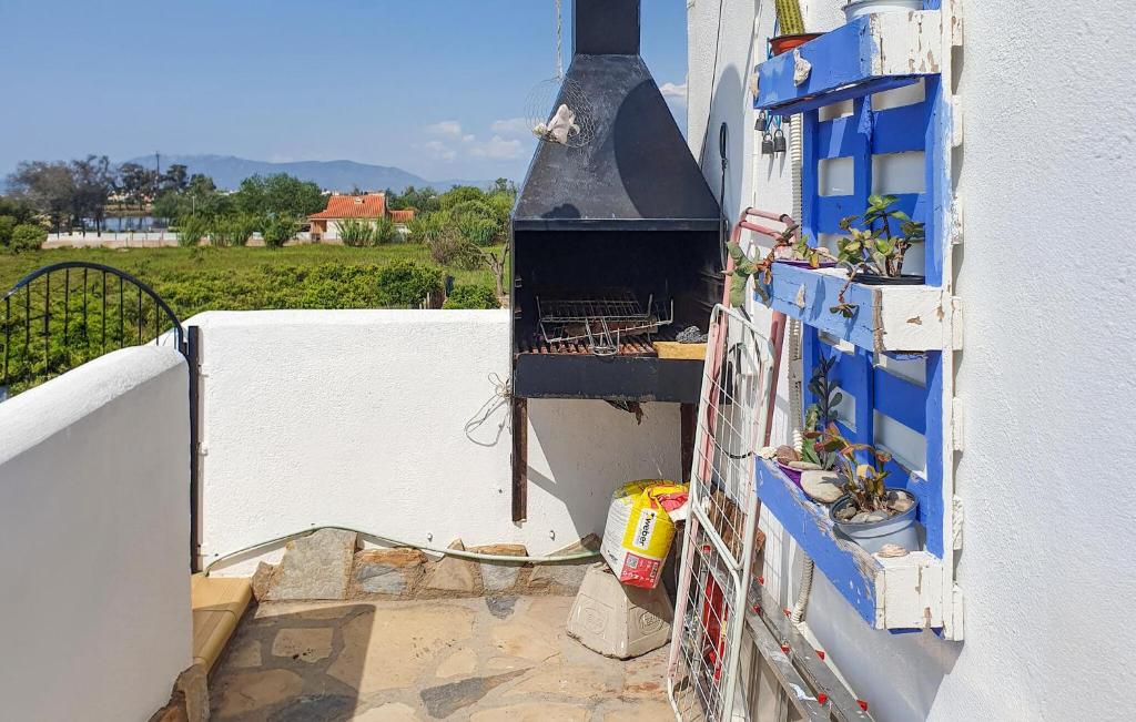 Pet Friendly Home In Deltebre With Kitchenette