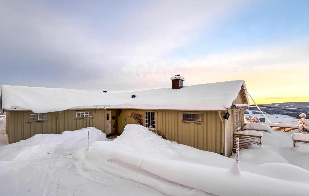 Stunning Home In Svingvoll With House A Mountain View photo 4