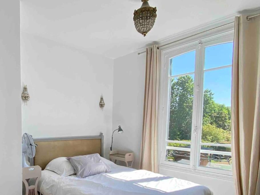 Deauville. Grande villa, plage. photo 2