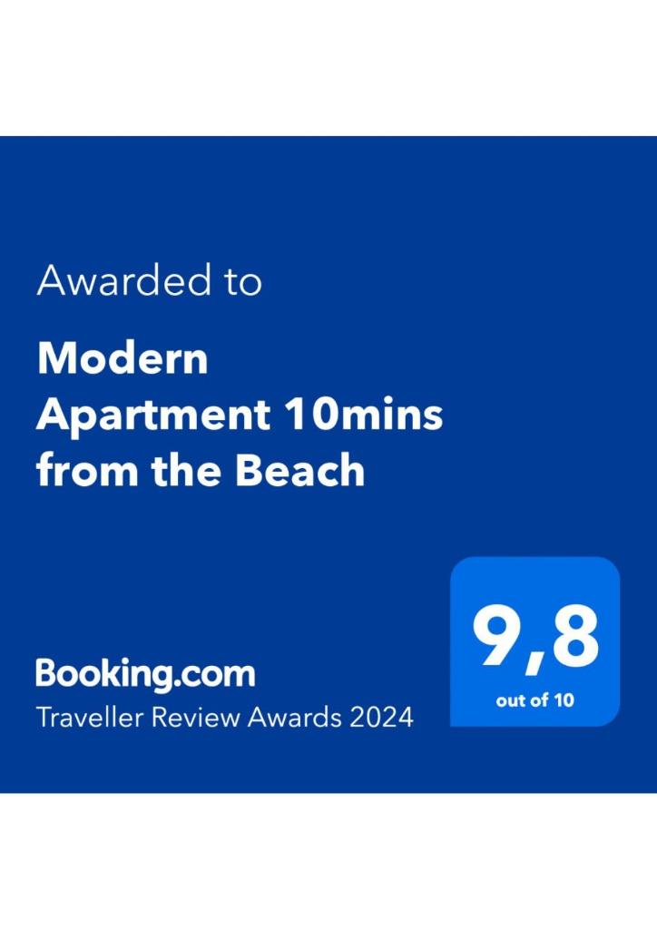 Modern Apartment 10mins from the Beach photo 2