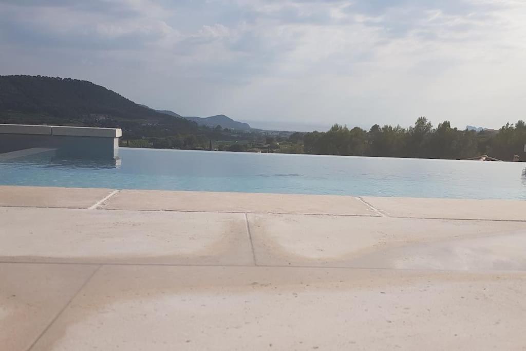 VillaCadière Vue Mer et Vignes Piscine à débordement photo 1