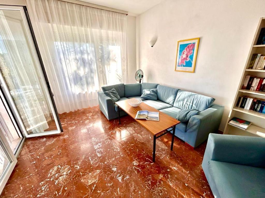 Villa Renata, bellissima villa con terrazzo vista mare, giardino e spiaggia inclusa photo 4