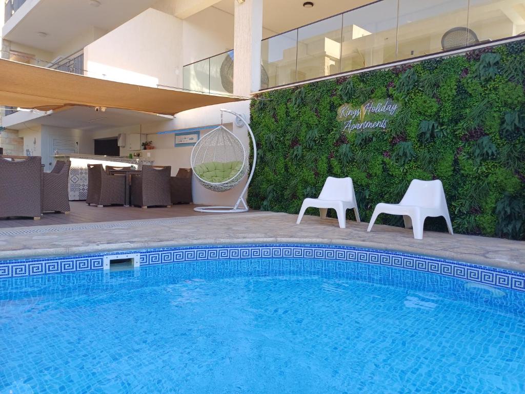 King's Holiday Apartments photo 2