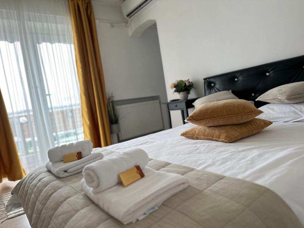 Downtown Studio by Darius Residence Room Type - One-Bedroom Apartment