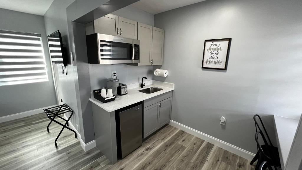 Oceano Suites Daytona Beach photo 3