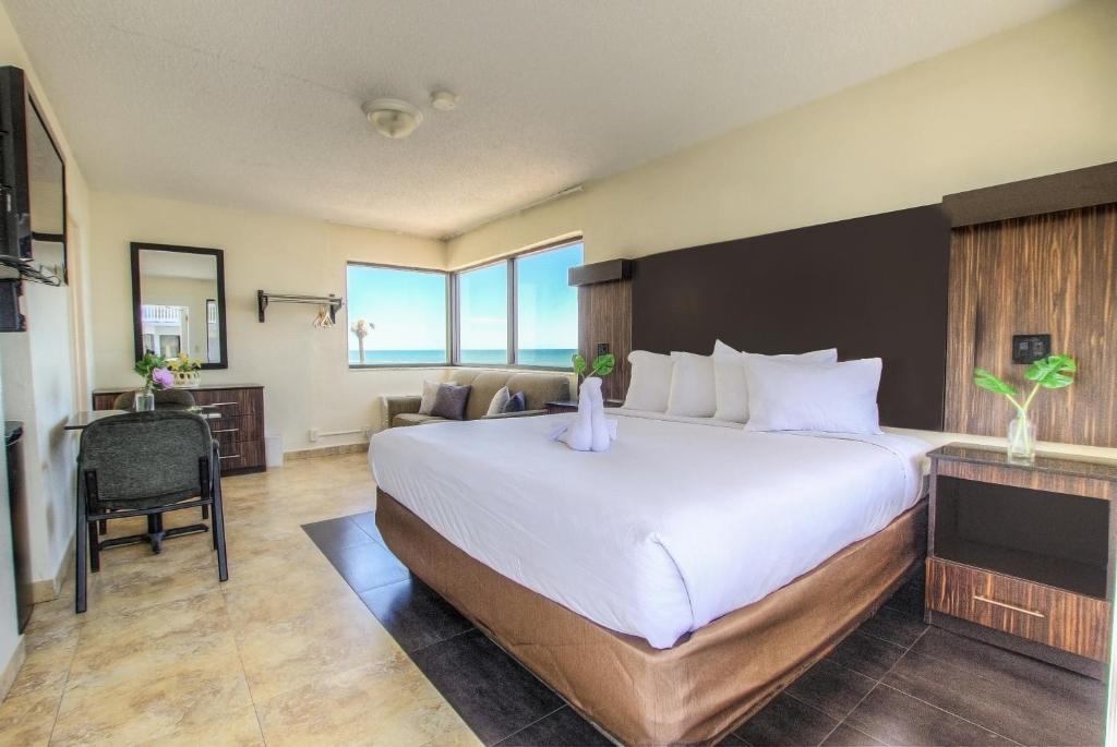 La Bella Oceanfront Inn image