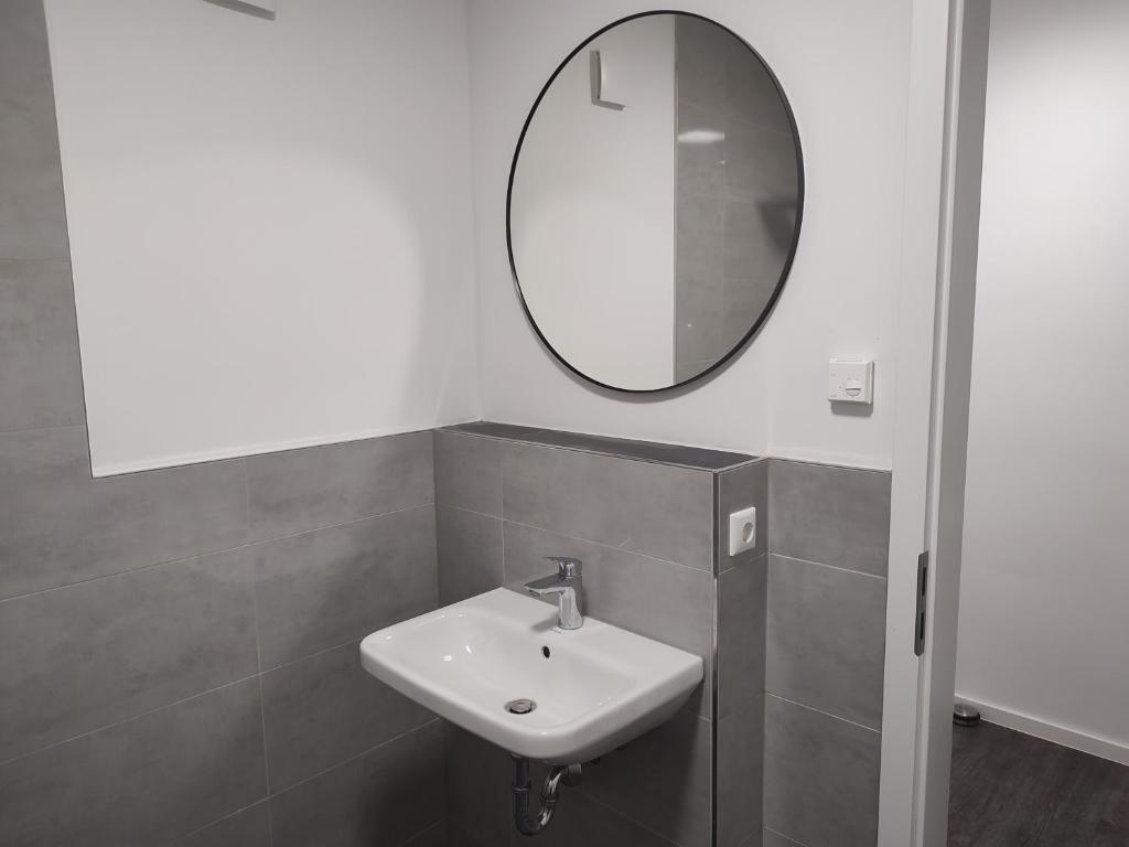 Valley of Business Frankfurt-West - Studio Apartment photo 3