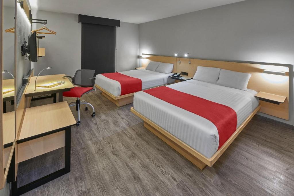 City Express by Marriott Ciudad De México La Raza - Tap to explore photos