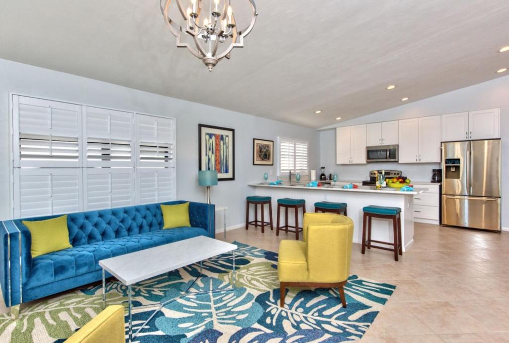 Milano Vacation Rental: Newly Renovated 3-BR Home with Private Pool, Hot Tub, and Pet-Friendly Front Yard. Minutes from Vanderbilt Beach image