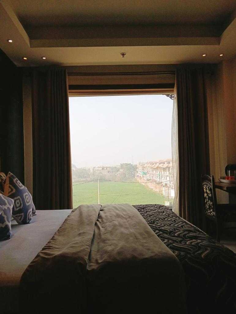 HOTEL CENTRA photo 2