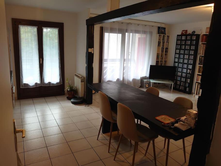Appartement 2 pièces de 54m² à 800m de la douane