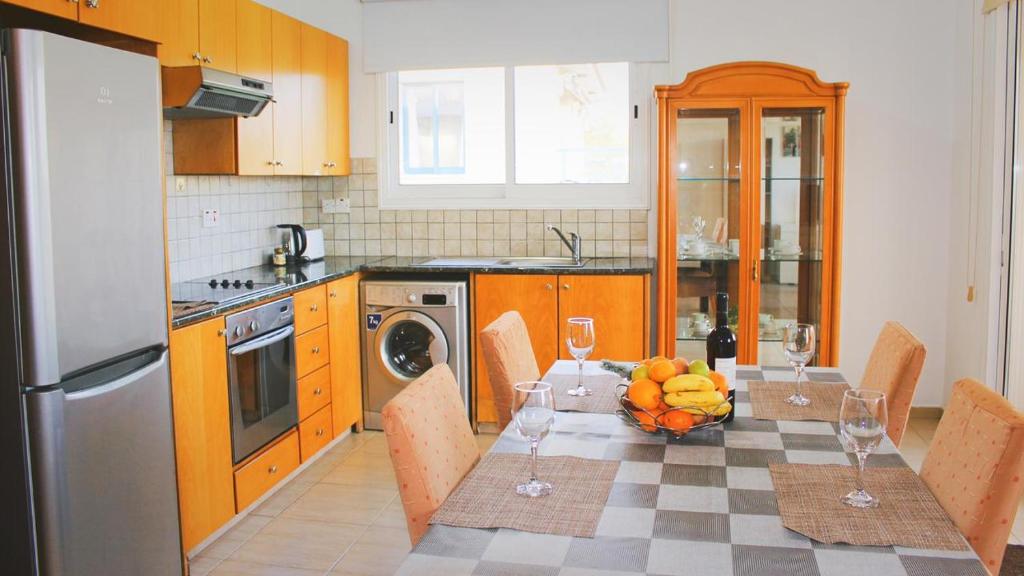 Chloraka- 2 bedrooms - Pool photo 1