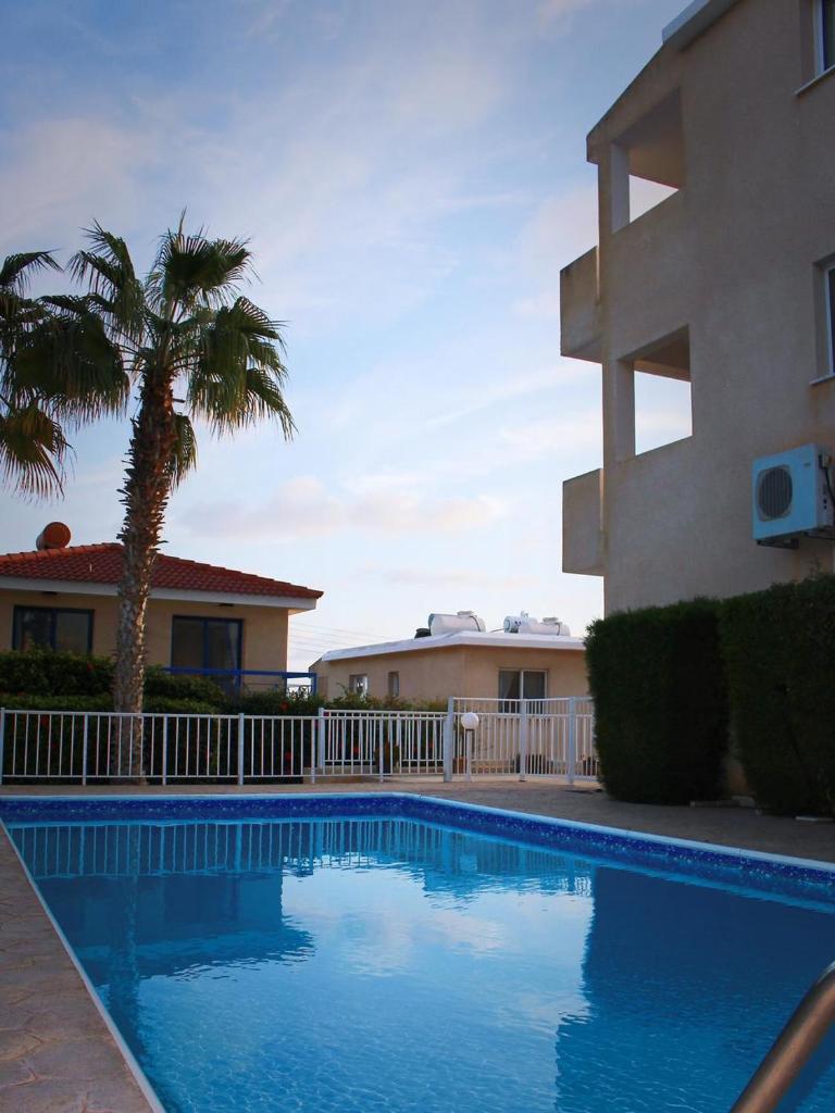 Chloraka- 2 bedrooms - Pool photo 2