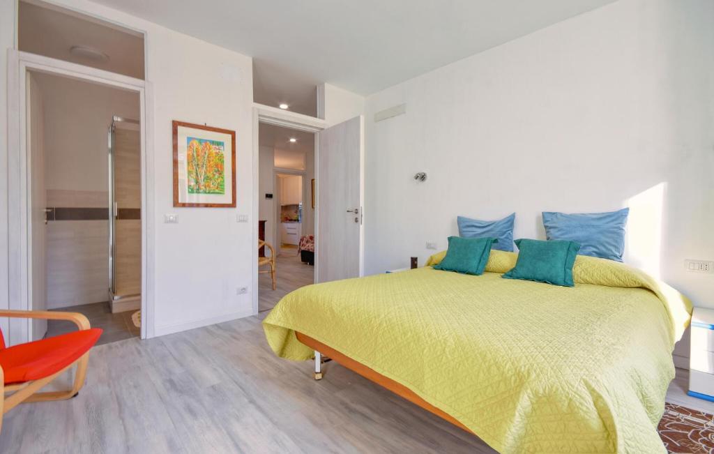 3 Bedroom Stunning Apartment In Savona photo 4