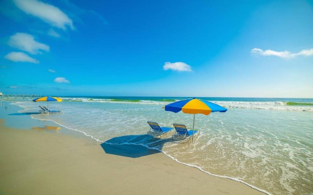 3 BR Direct Oceanfront Condo Wyndham Ocean Walk Resort - Daytona Funland 1023 photo 4
