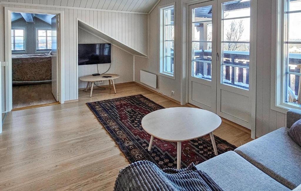 5 Bedroom Stunning Home In Rauland photo 2