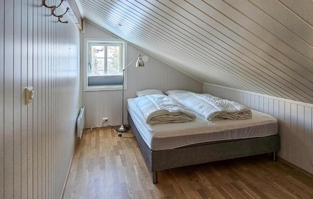 5 Bedroom Stunning Home In Rauland photo 3