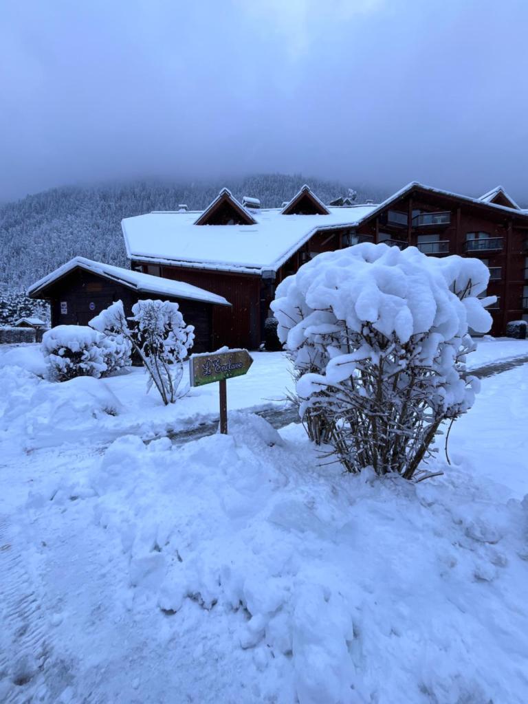 Studio pieds des pistes plein soleil photo 2