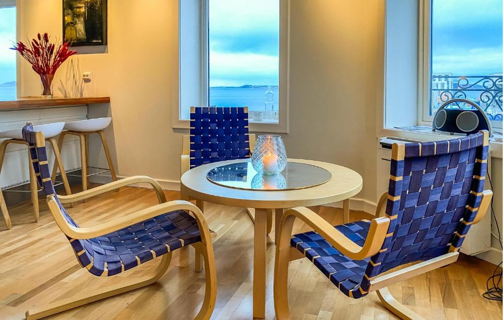 1 Bedroom Amazing Apartment In lesund photo 4