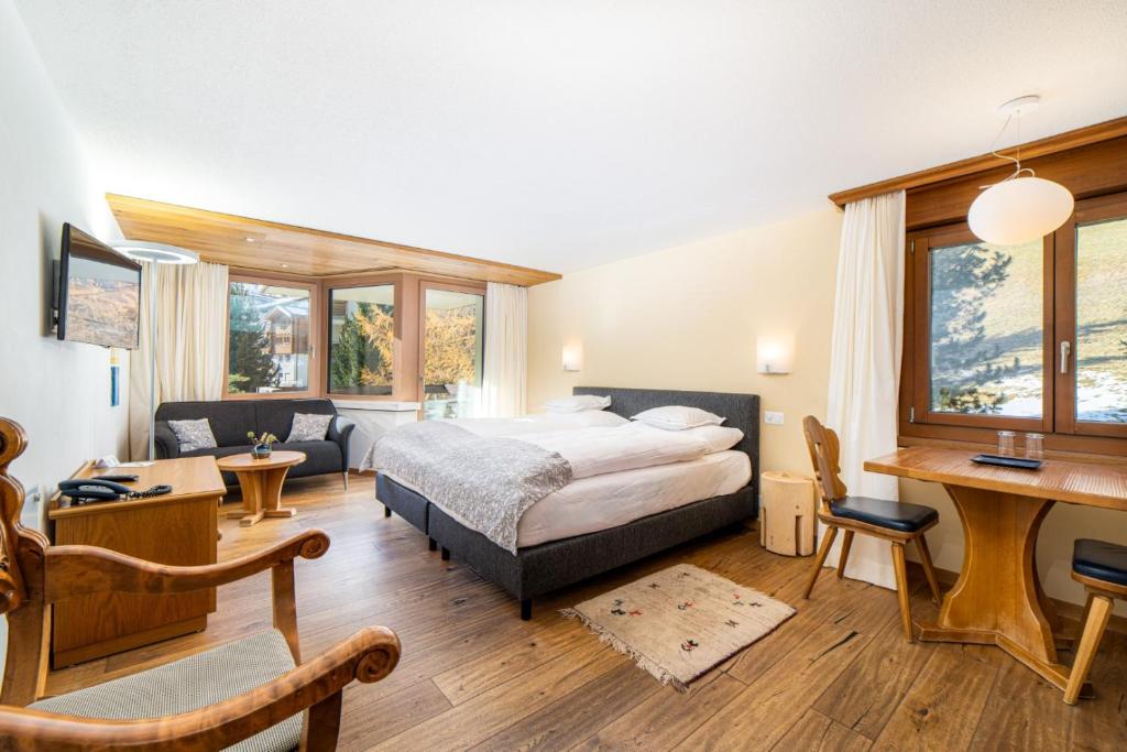 Hotel Allalin photo 2