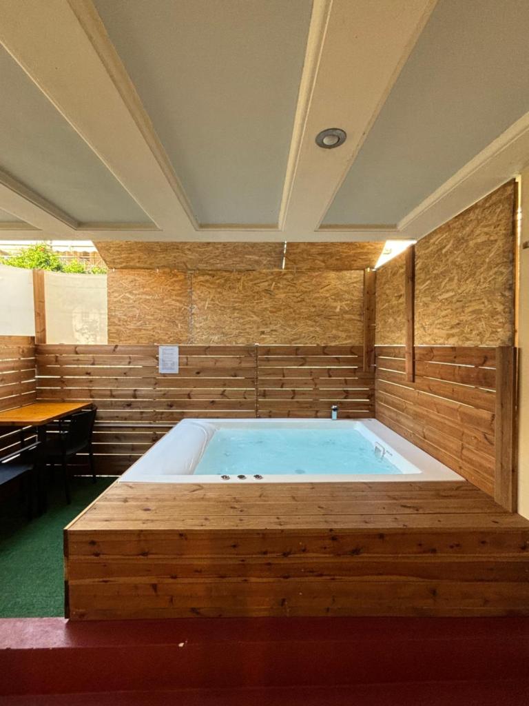 Jacuzzi studio close to athens airport!! photo 3