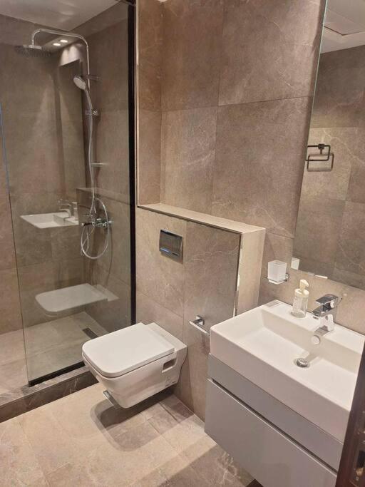 Luxurious Lake View Flat photo 1