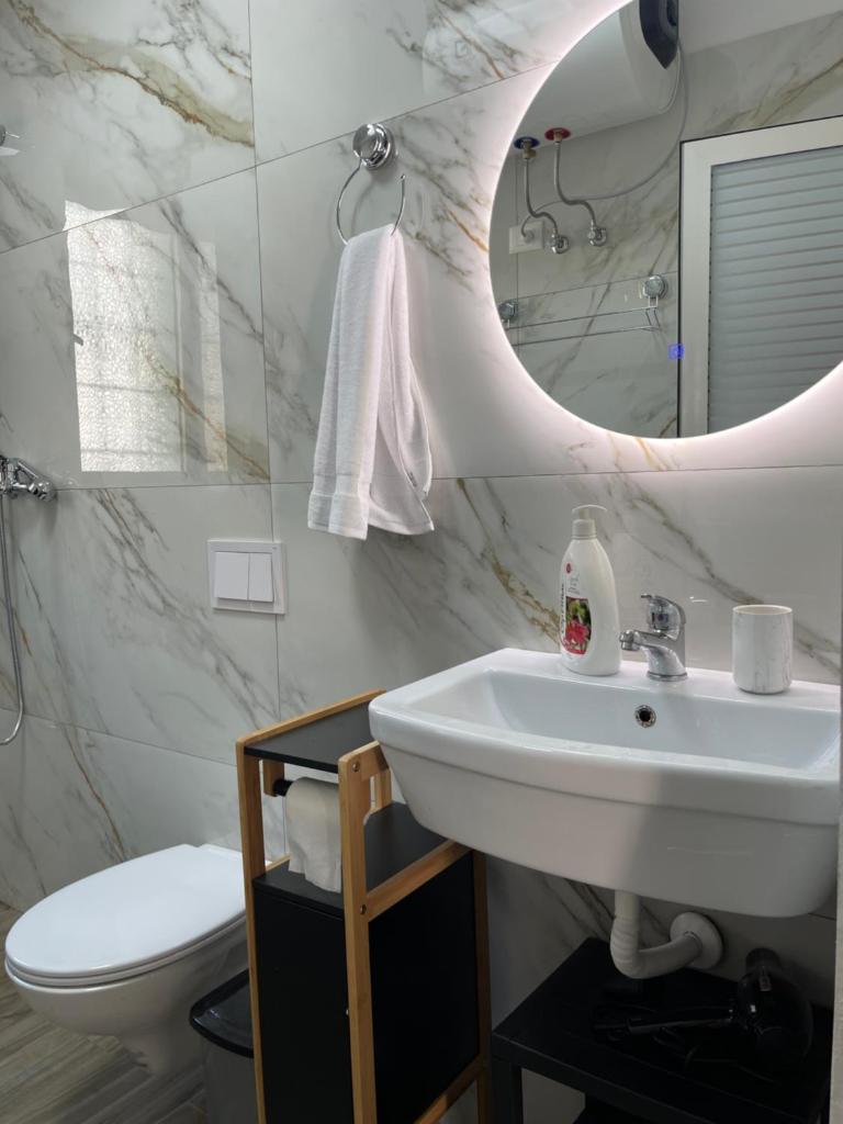Sunny City Center Apartment photo 2