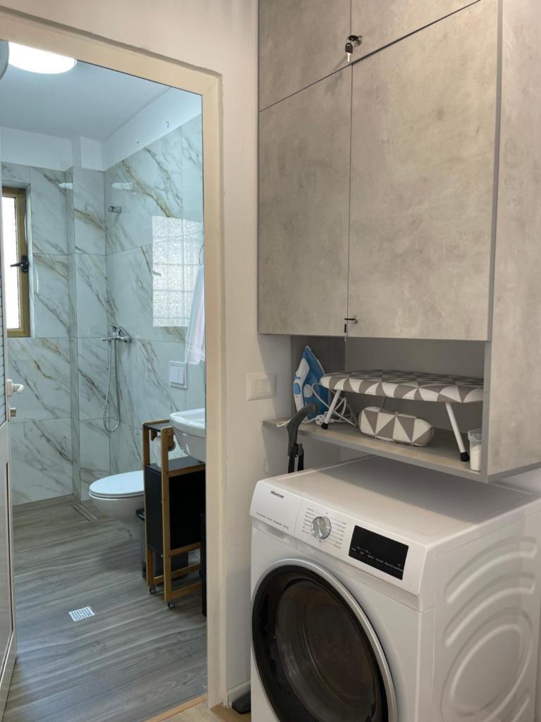 Sunny City Center Apartment photo 3