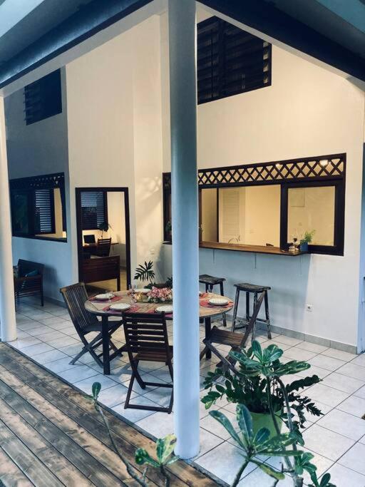 Fare Manu Ura, Maison Tropicale accueillante photo 1