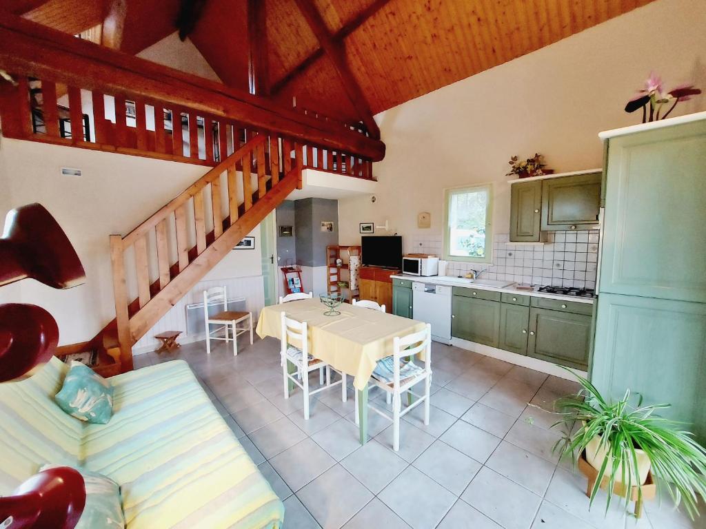 Gîte Saint-Mars-sur-la-Futaie, 3 pièces, 4 personnes - FR-1-600-150 photo 1
