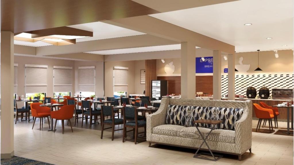 Holiday Inn Express Redding North, an IHG Hotel photo 2