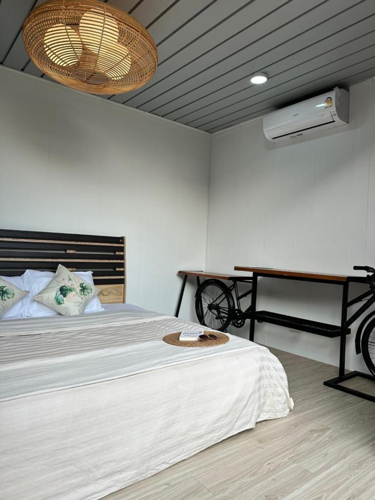 Puk's Palace Thailand photo 3