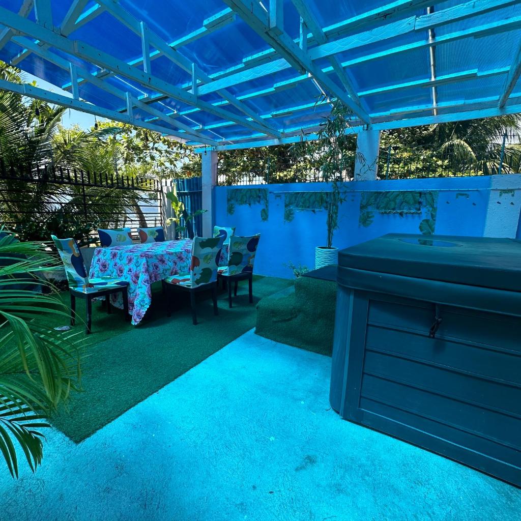 Joy o hoy beachfront house photo 2